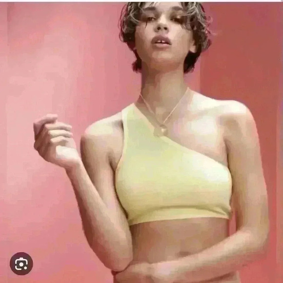 BNWT| ZARA Yellow Terry Cloth One Shoulder  Asymmetric Sleeveless Crop Top - Picture 1 of 3